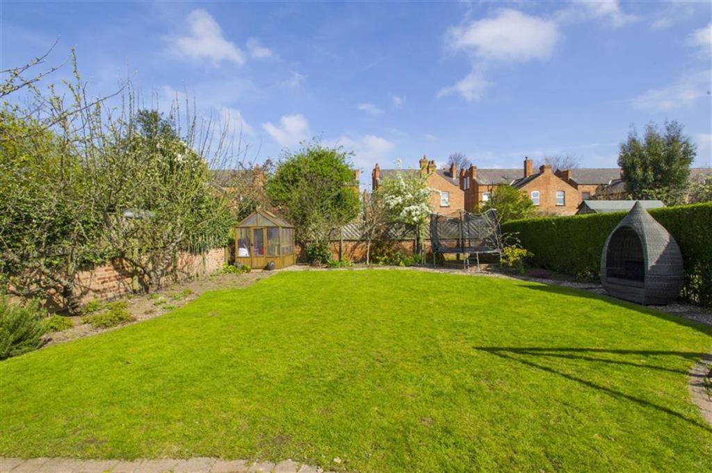 5 bedroom detached house for sale in Violet Road, West Bridgford, NG2