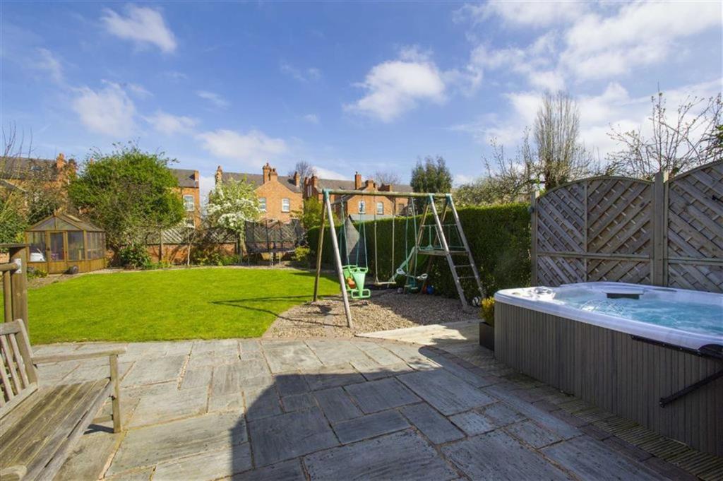 5 bedroom detached house for sale in Violet Road, West Bridgford, NG2