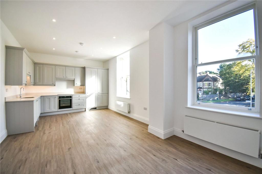 2 Bedroom Flat For Sale In Copers Cope Road Beckenham BR3