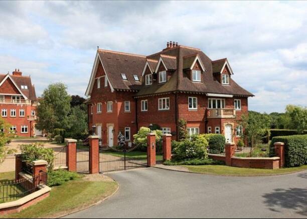 3 bedroom flat for sale in The Stables, Springwood Park, Tonbridge