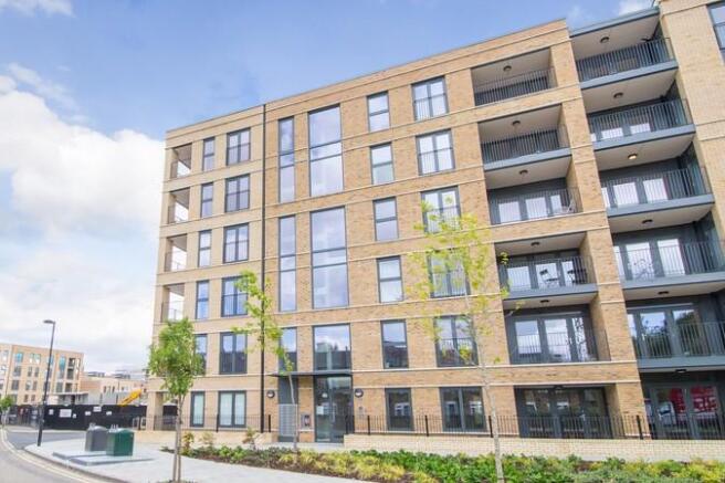FLAT TO SHARE IN LONDON flat to share in london: