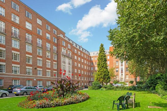 2 bedroom apartment for sale in Eyre Court, Finchley Road
