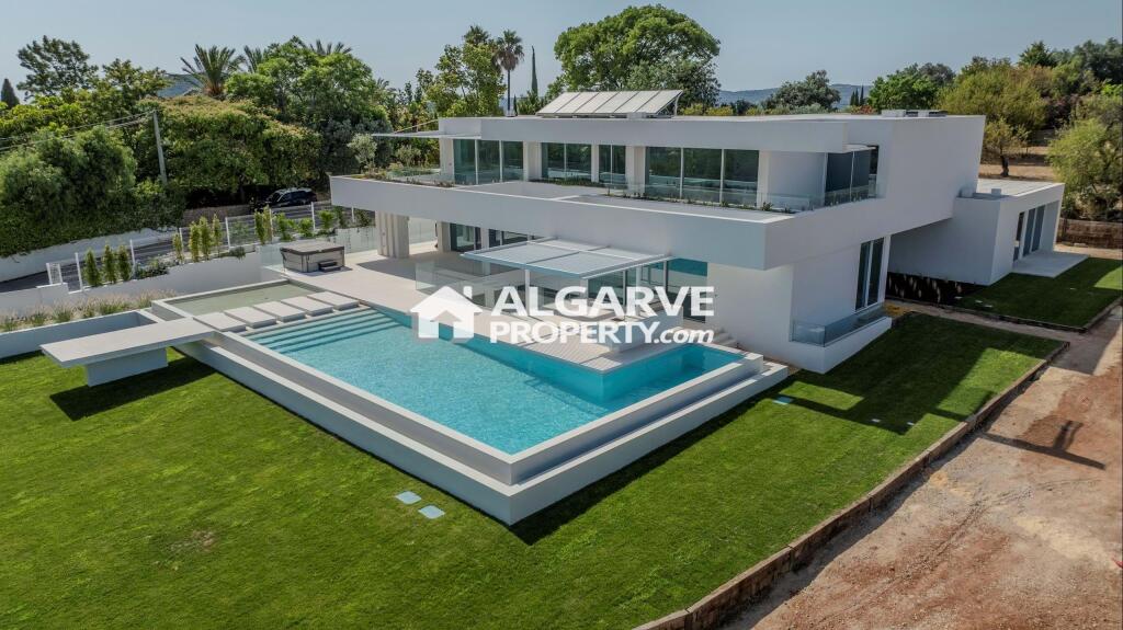Main image of property: Algarve, Almancil