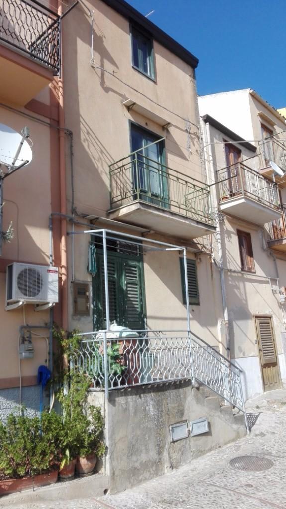 2 bedroom house for sale in Caccamo, Palermo, Sicily, Italy