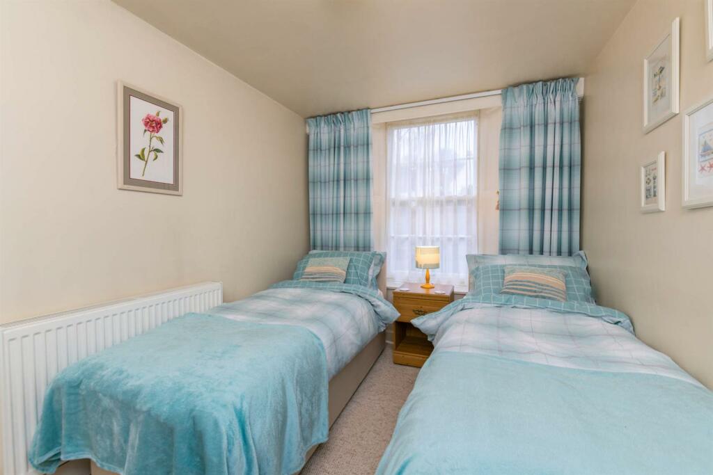 5 bedroom villa for sale in Low Causeway, Culross, KY12