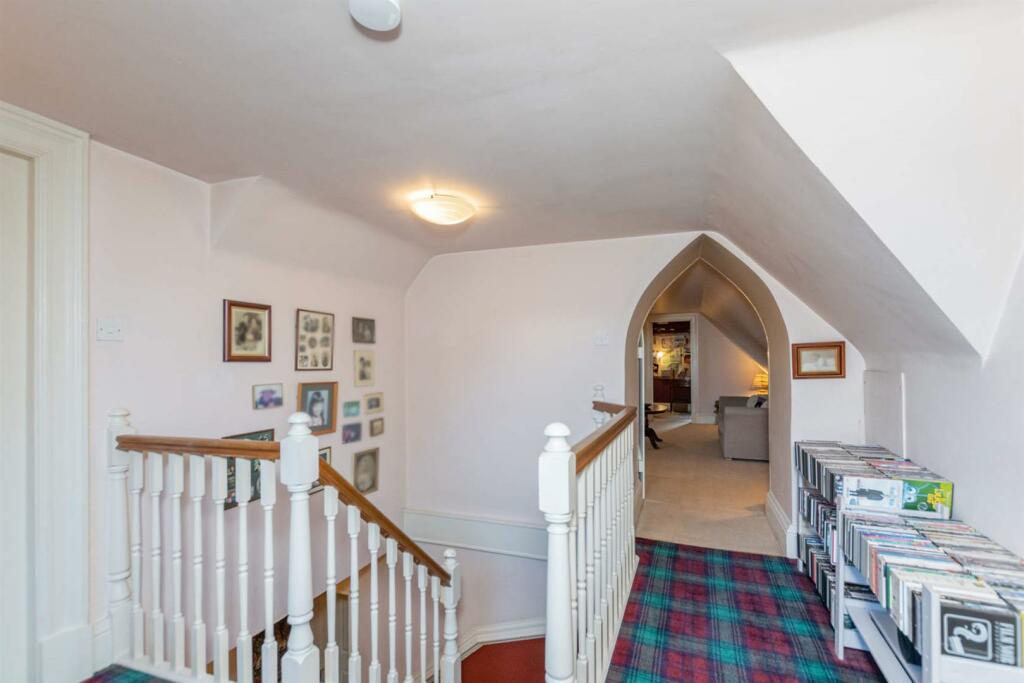 5 bedroom villa for sale in Low Causeway, Culross, KY12