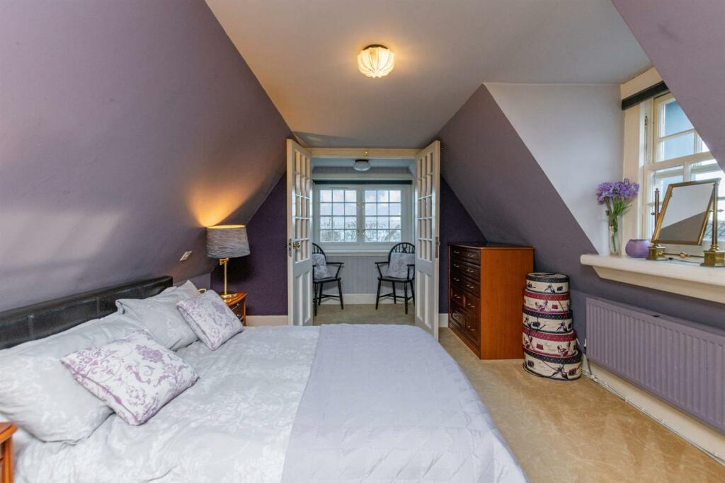 5 bedroom villa for sale in Low Causeway, Culross, KY12