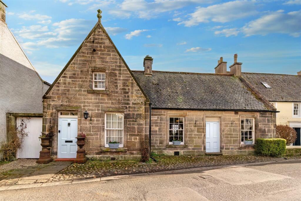 5 bedroom villa for sale in Low Causeway, Culross, KY12