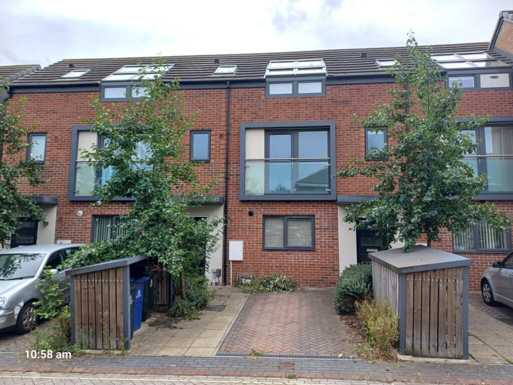 Main image of property: 47 Paddock View, Doncaster