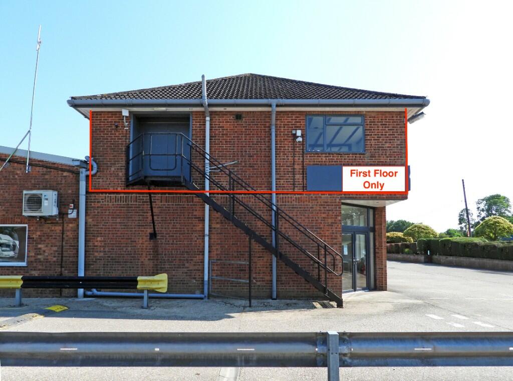 Commercial property to lease in Cowbridge Business Park Boston