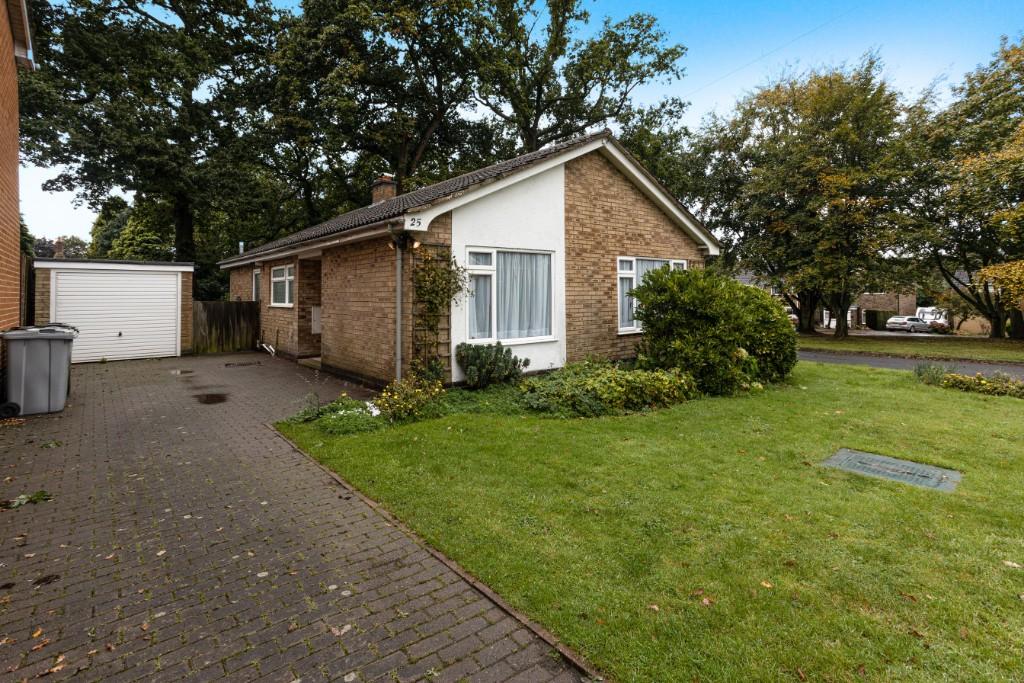2 bedroom detached bungalow for sale in Parklands Drive, NG32
