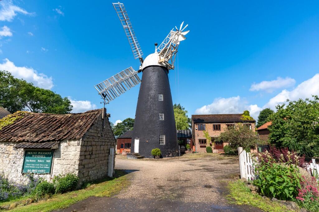 Main image of property: North Cliff Road, Kirton-in-Lindsey, Gainsborough, Lincolnshire, DN21 4NH