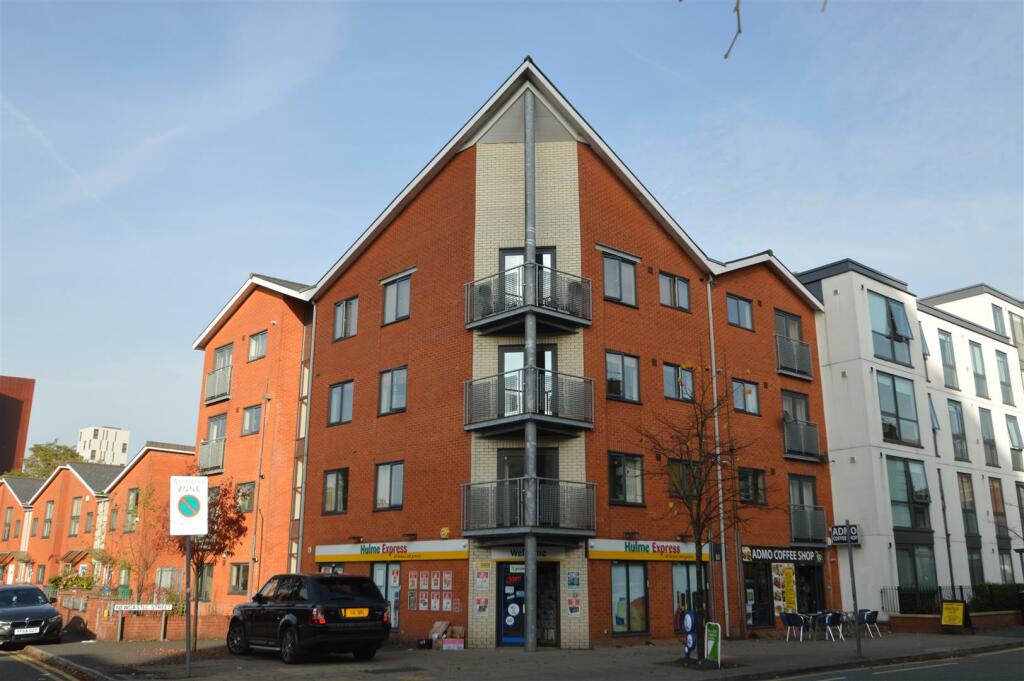 2 bedroom flat for rent in Newcastle Street, Hulme, Manchester, M15