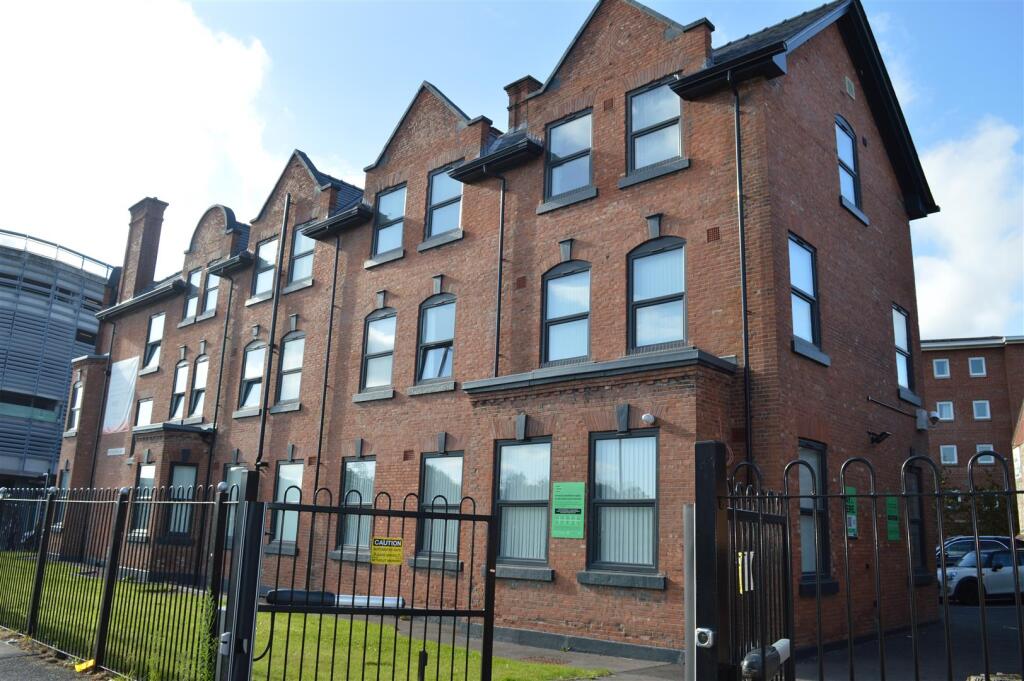 Main image of property: Upper Brook Street, Manchester - Student Studio Apartment