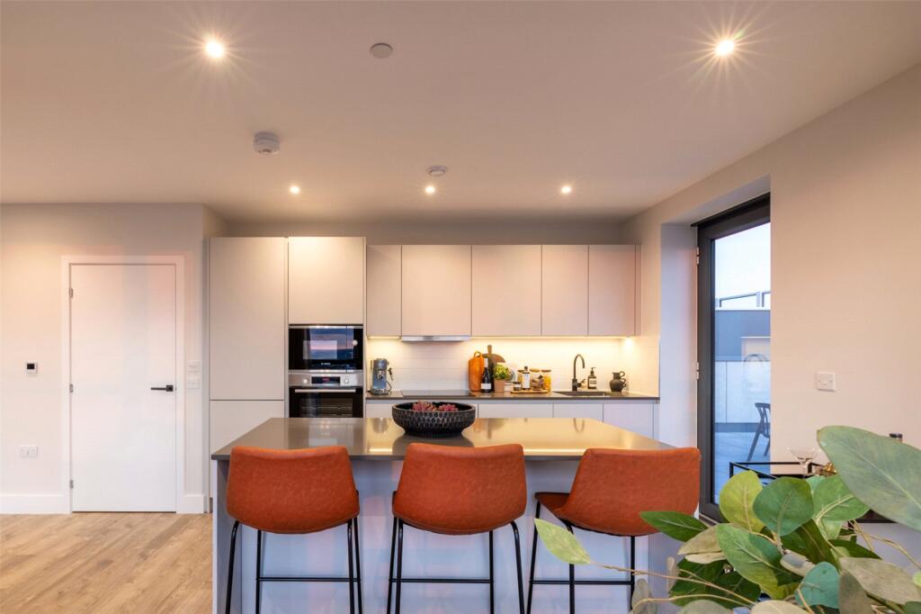 Main image of property: London Square - Croydon, Croydon, CR0