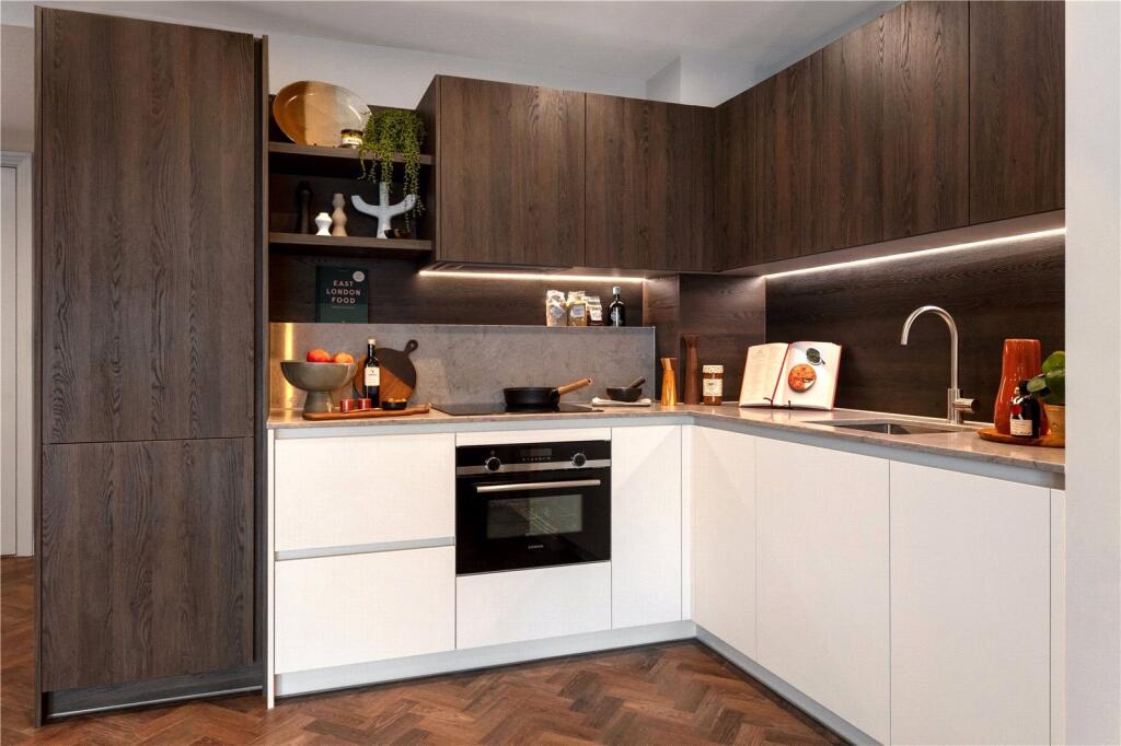 Main image of property: Queens Cross - Royal Eden Docks, Royal Docks, E16