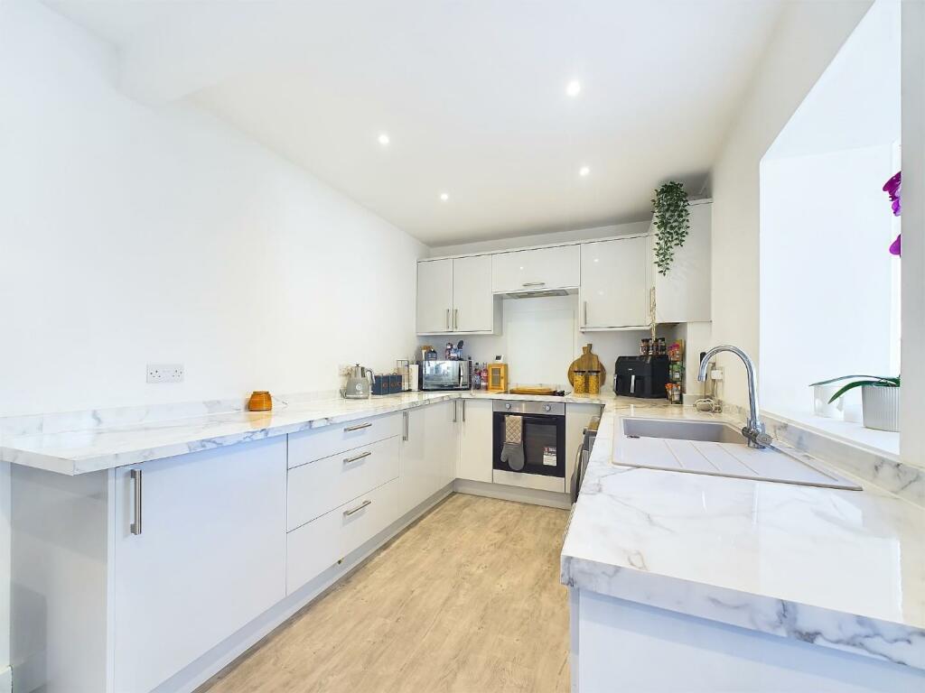Additional property image - Beauvais Drive, Riddlesden, Keighley