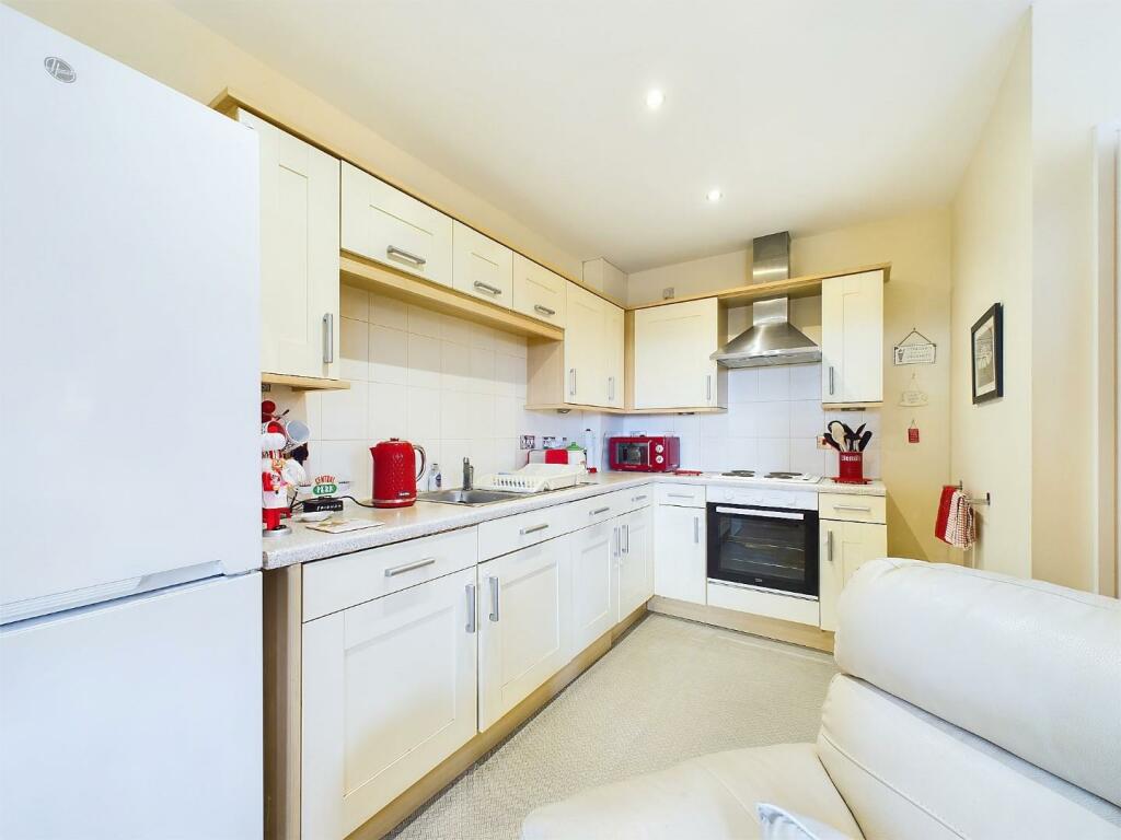 Additional property image - Agincourt Drive, Hill Top View, Gilstead
