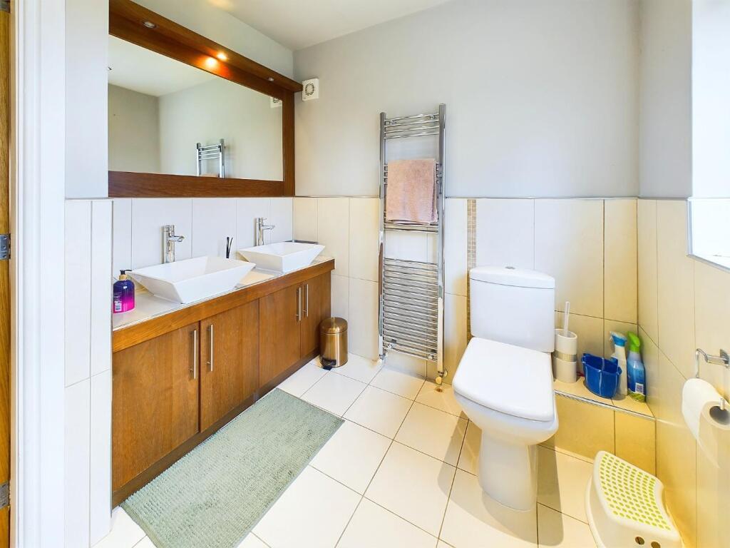 Additional property image - Stonegate, Bingley