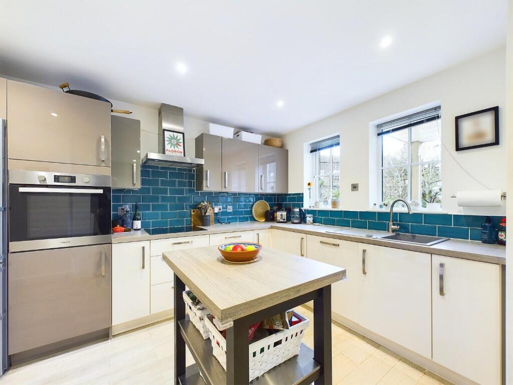 Additional property image - Byron Mews