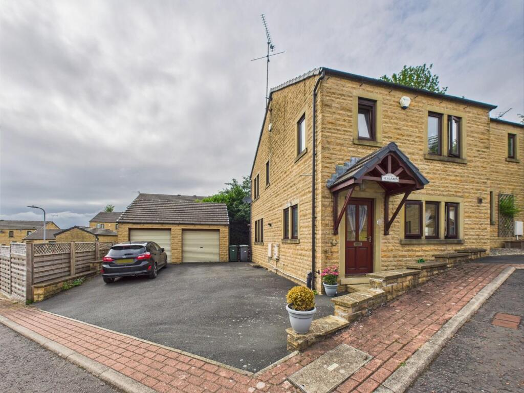 Main image of property: Hollinwood View, Bingley