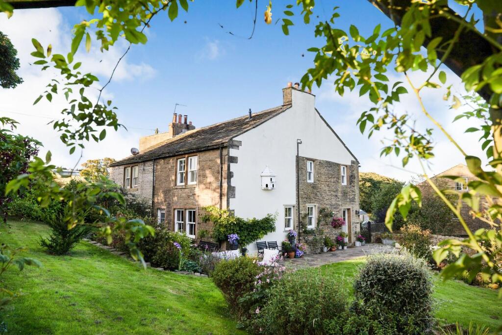Main image of property: Upper Pikeley Farm, Allerton, Bradford