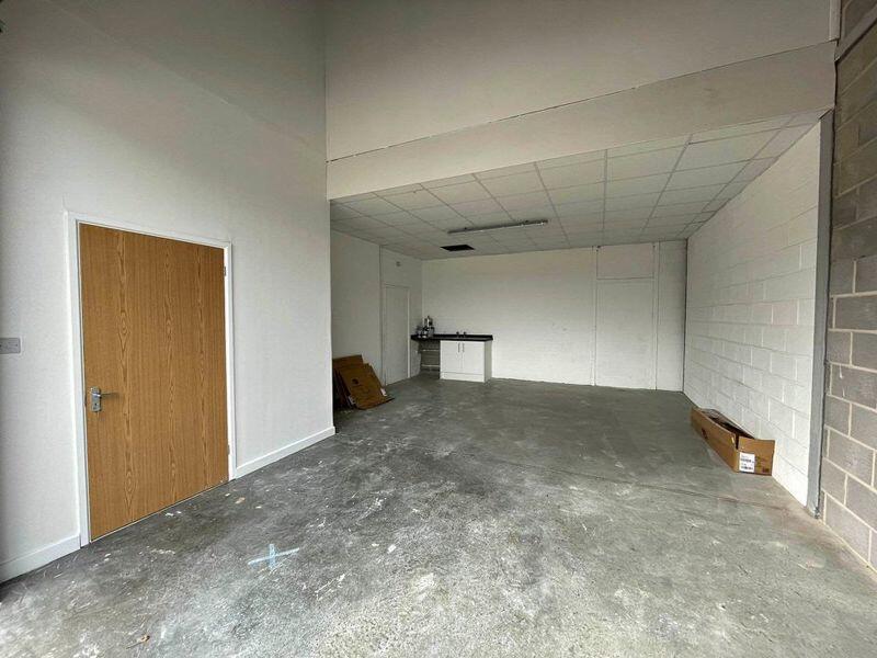 Warehouse for rent in Glenmore Business Park , Chichester, PO19