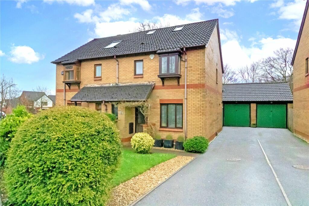 4 bedroom semidetached house for sale in Heol Y Barcud, Thornhill