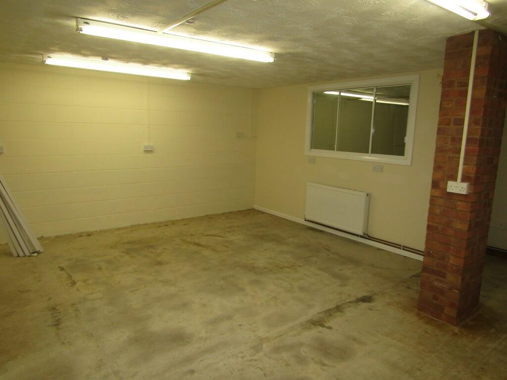 Additional property image - Globe House, Rigby Close, Heathcote, Warwick, Warwickshire, CV34 6TL