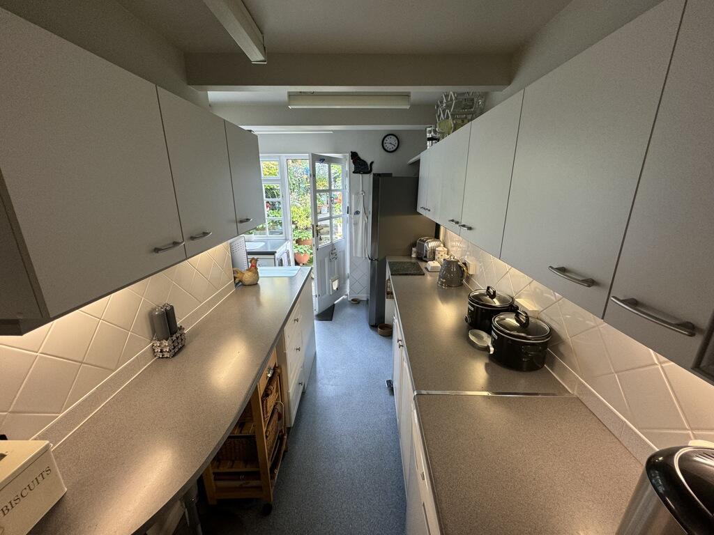 Additional property image - 43 Smith Street, Warwick, Warwickshire, CV34 4JA