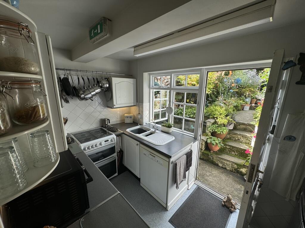 Additional property image - 43 Smith Street, Warwick, Warwickshire, CV34 4JA
