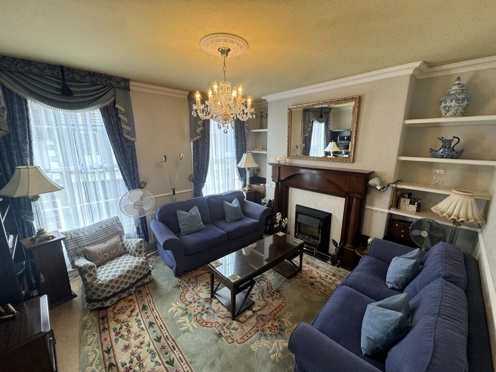Additional property image - 43 Smith Street, Warwick, Warwickshire, CV34 4JA