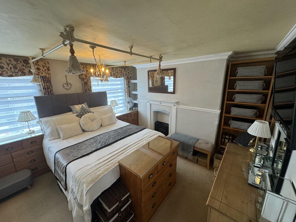 Additional property image - 43 Smith Street, Warwick, Warwickshire, CV34 4JA