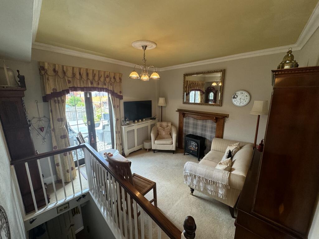 Additional property image - 43 Smith Street, Warwick, Warwickshire, CV34 4JA