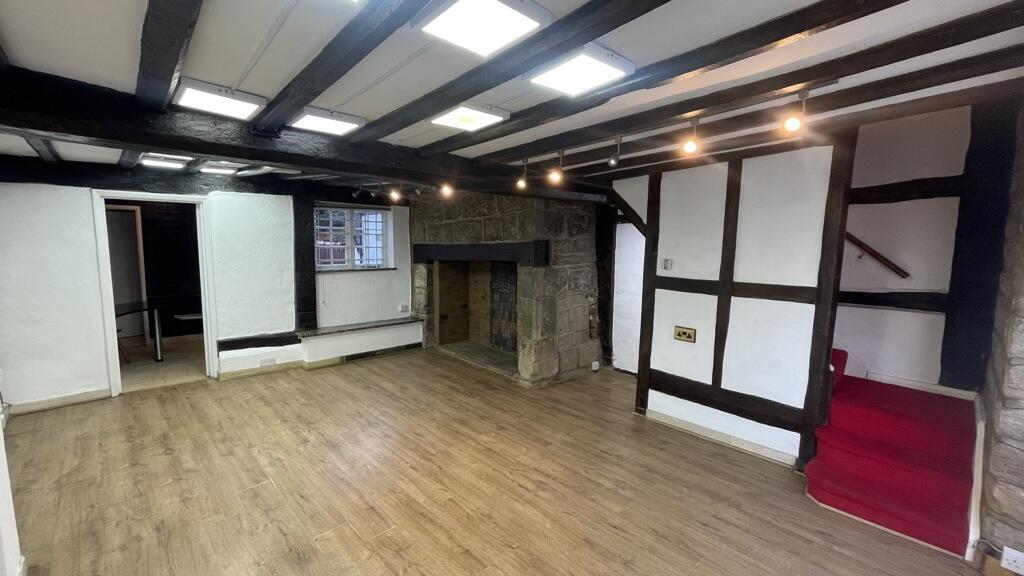 Additional property image - 70 Smith Street, Warwick, Warwickshire, CV34 4HU