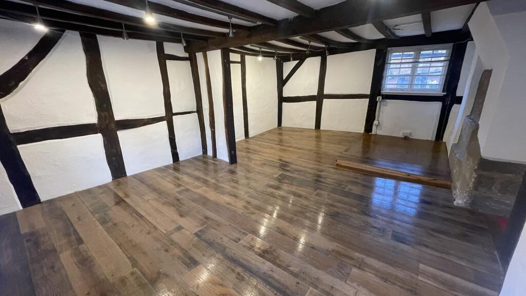 Additional property image - 70 Smith Street, Warwick, Warwickshire, CV34 4HU