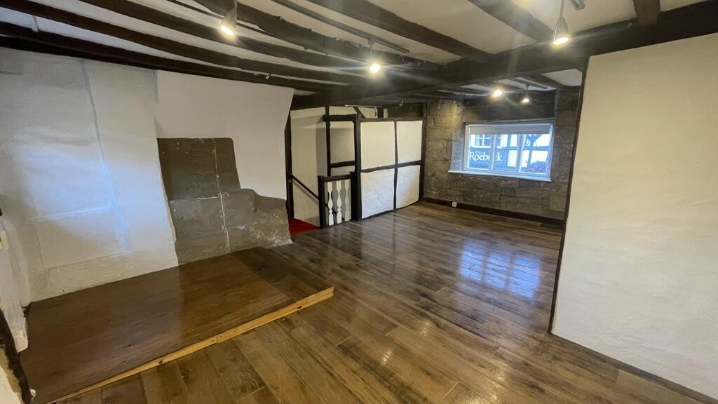 Additional property image - 70 Smith Street, Warwick, Warwickshire, CV34 4HU