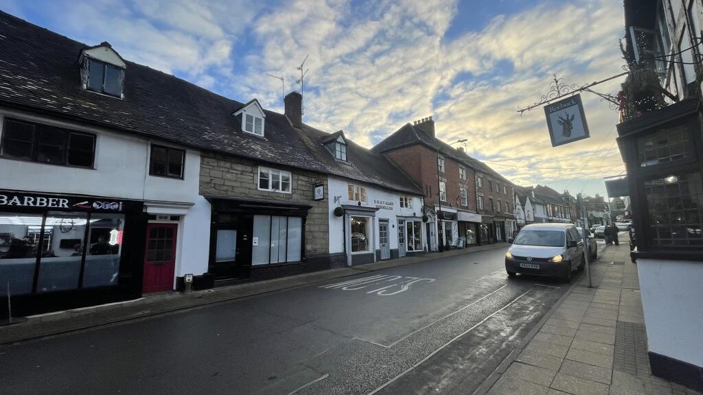 Additional property image - 70 Smith Street, Warwick, Warwickshire, CV34 4HU