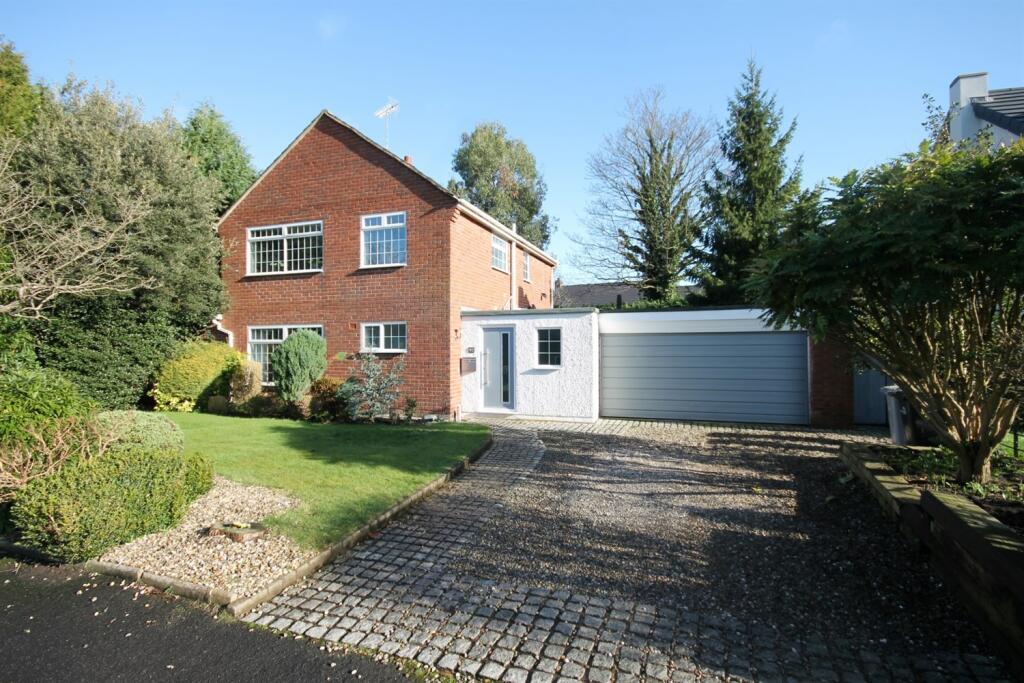 3 bedroom detached house for sale in Glebelands Road, Knutsford, WA16