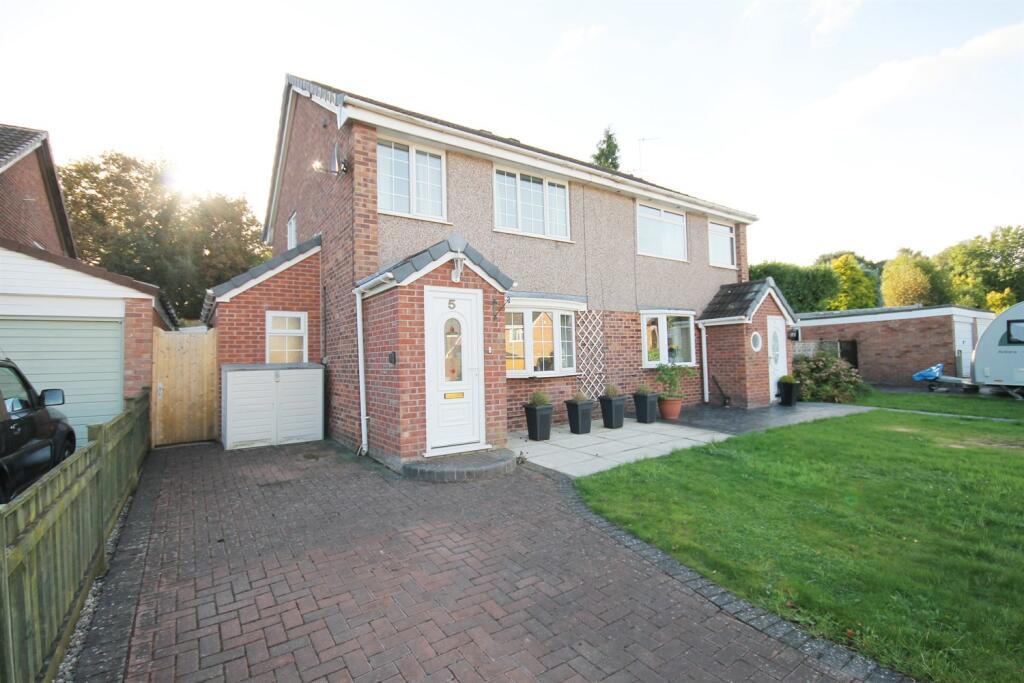 3 bedroom semidetached house for sale in Grebe Close, Knutsford, WA16
