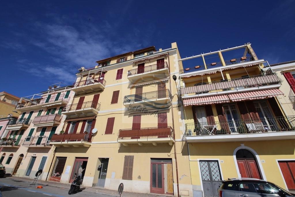 2 bedroom apartment for sale in Ospedaletti, Imperia, Liguria, Italy
