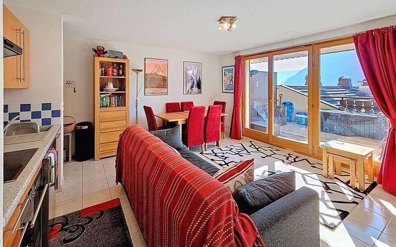 Main image of property: 3 Bed South Facing Apartment with Garage, Chatel