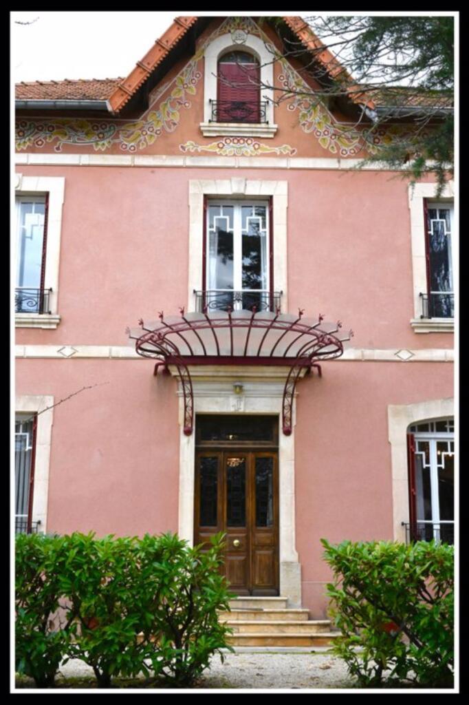 Main image of property: 1930s House with Swimming Pool and Garage