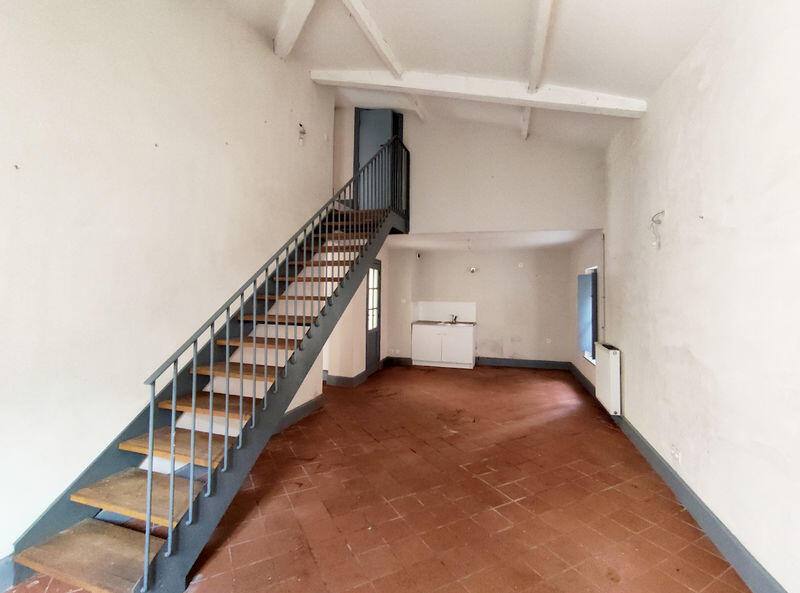 Main image of property: 3 BR Duplex on Third Floor in Historic City Centre, Beziers, Herault, Languedoc-Roussillon