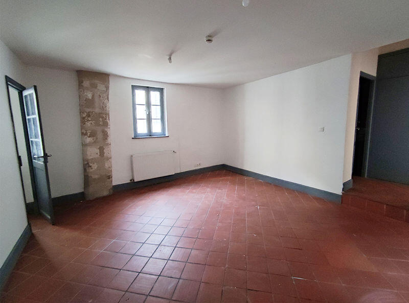 Main image of property: Apartment on Second Floor in Historic City Centre, Beziers, Herault, Languedoc-Roussillon