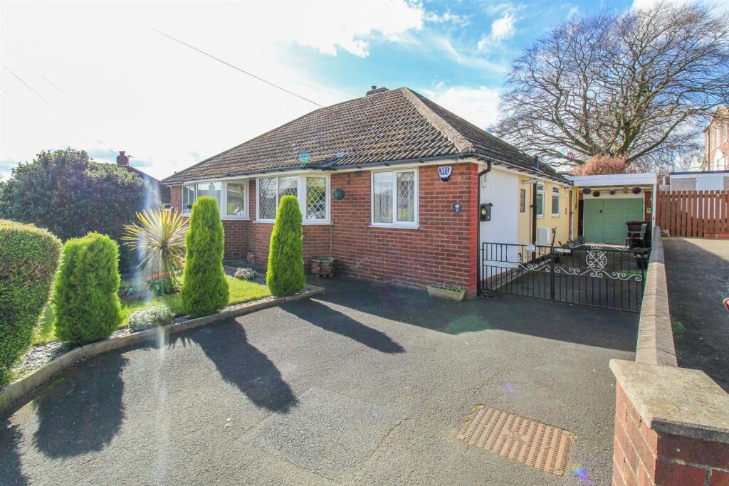 2 bedroom semidetached bungalow for sale in Hallcroft Drive, Horbury