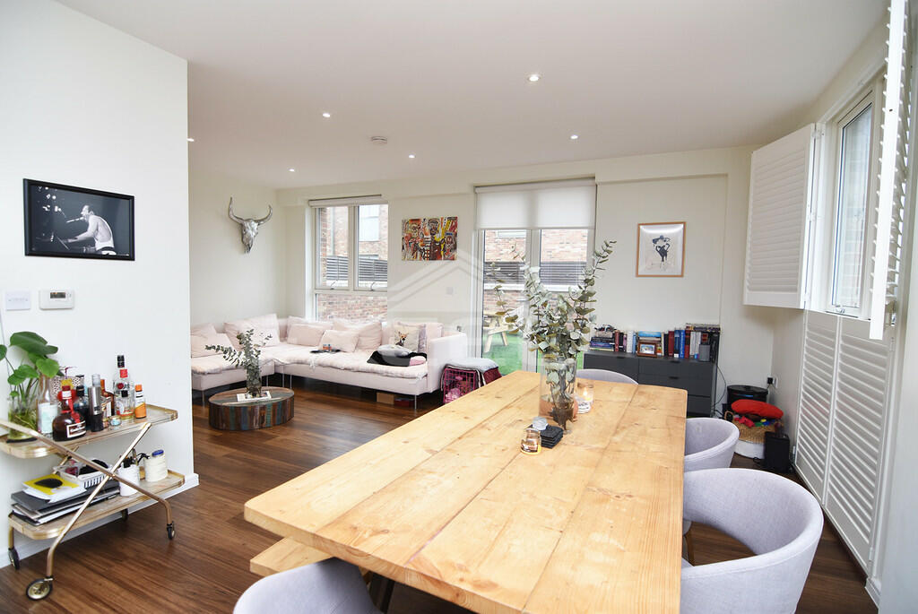 2 bedroom apartment for rent in Parson Street, Hendon, London, NW4