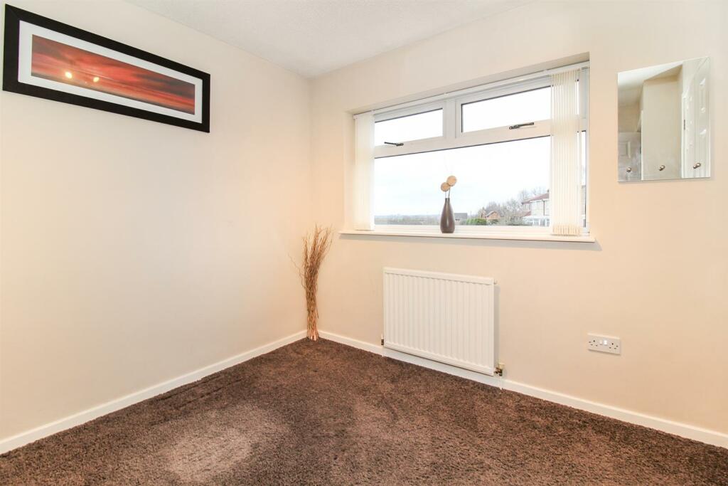 4 bedroom detached house for sale in Tiree Close, Tibshelf, Alfreton, DE55