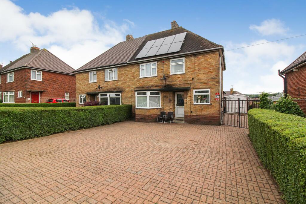 4 bedroom semidetached house for sale in Dunston Lane, Chesterfield, S41