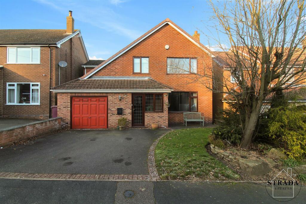 4 bedroom detached house for sale in Oaklea Way, Old Tupton